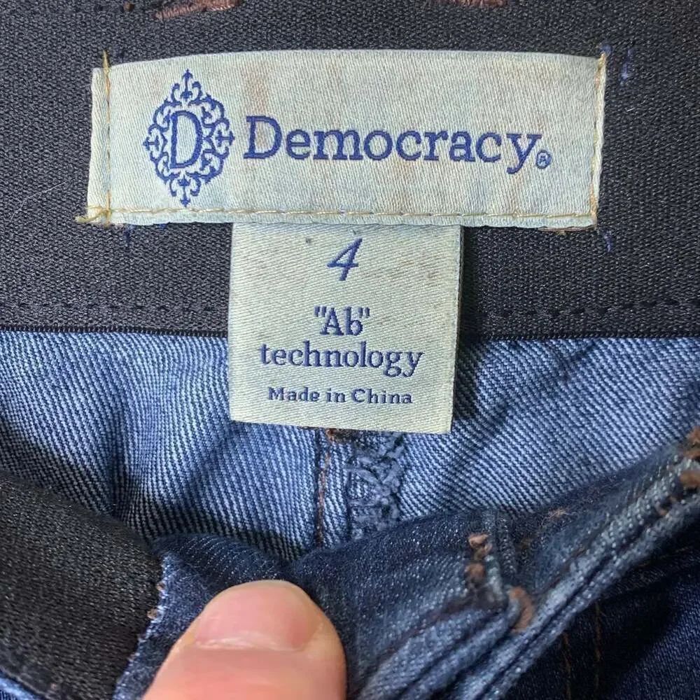 Democracy - Picture 3 of 10